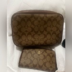 Brown signature, Coach bag purse with wallet great condition